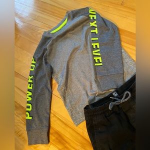 Long sleeve shirt in quick-dry fabric. LikeNEW